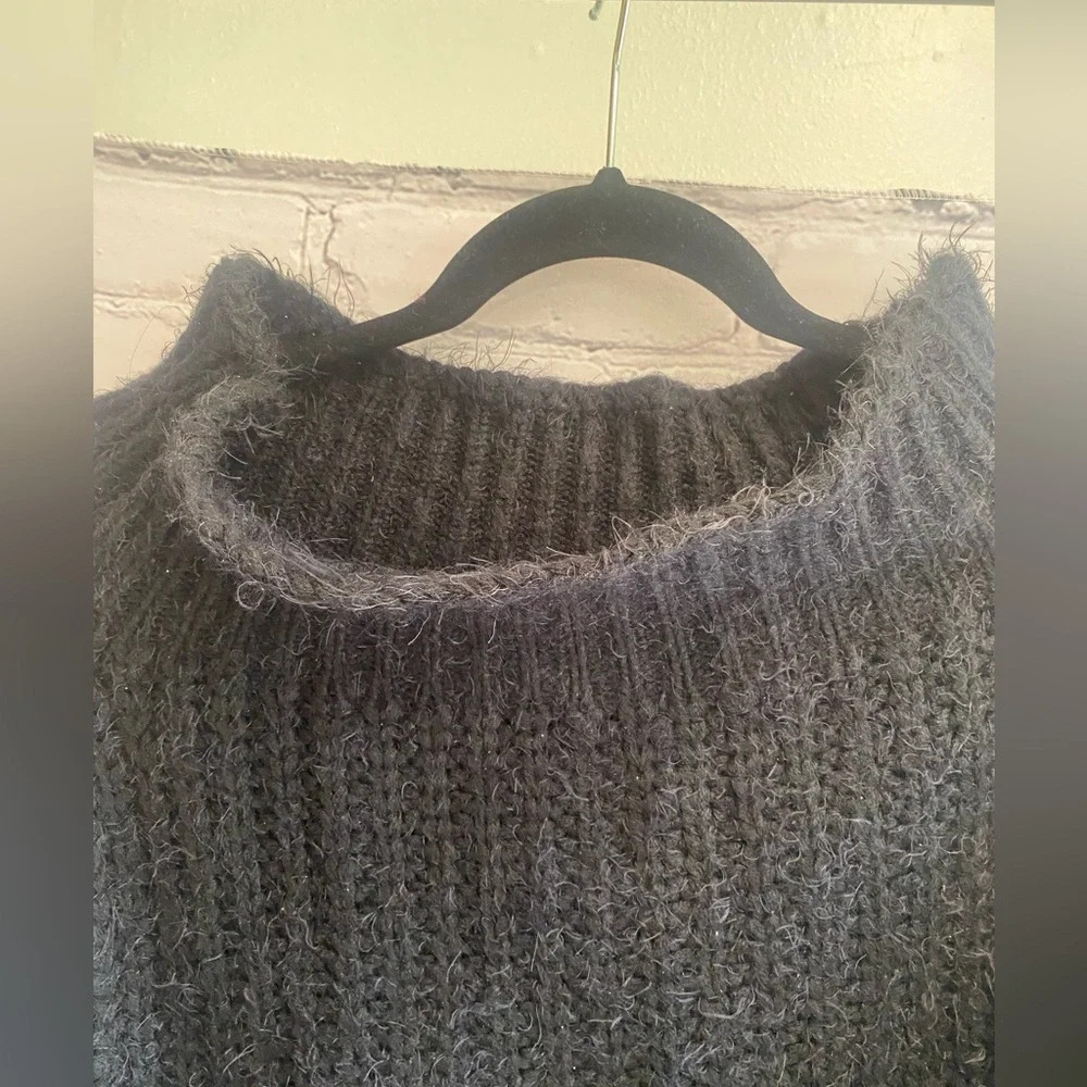 5/$20 Miracle USA Black Fall Wide Neck Cropped Fuzzy Knit Sweater Wmns Size M/L - Picture 7 of 8